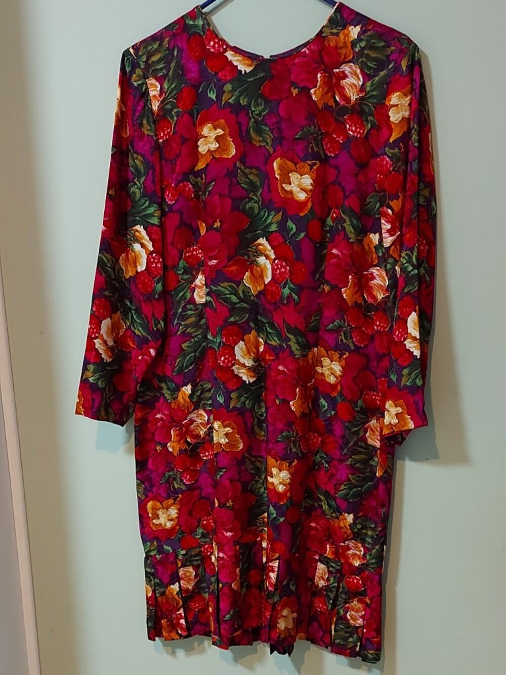 Liz Claiborne Size 12 Petite Dress /100% Silk/ Bright Colors, Pleated Hem